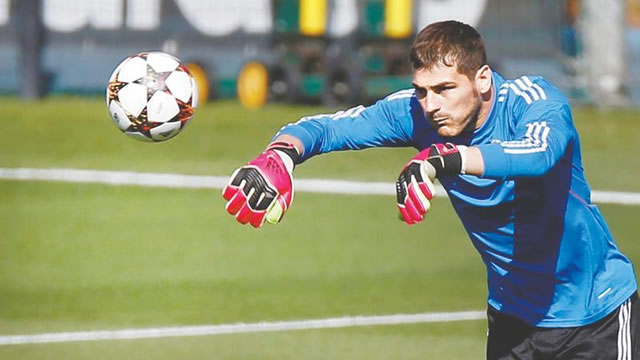 Campeão do mundo em 2010, goleiro Iker Casillas anuncia aposentadoria do futebol
