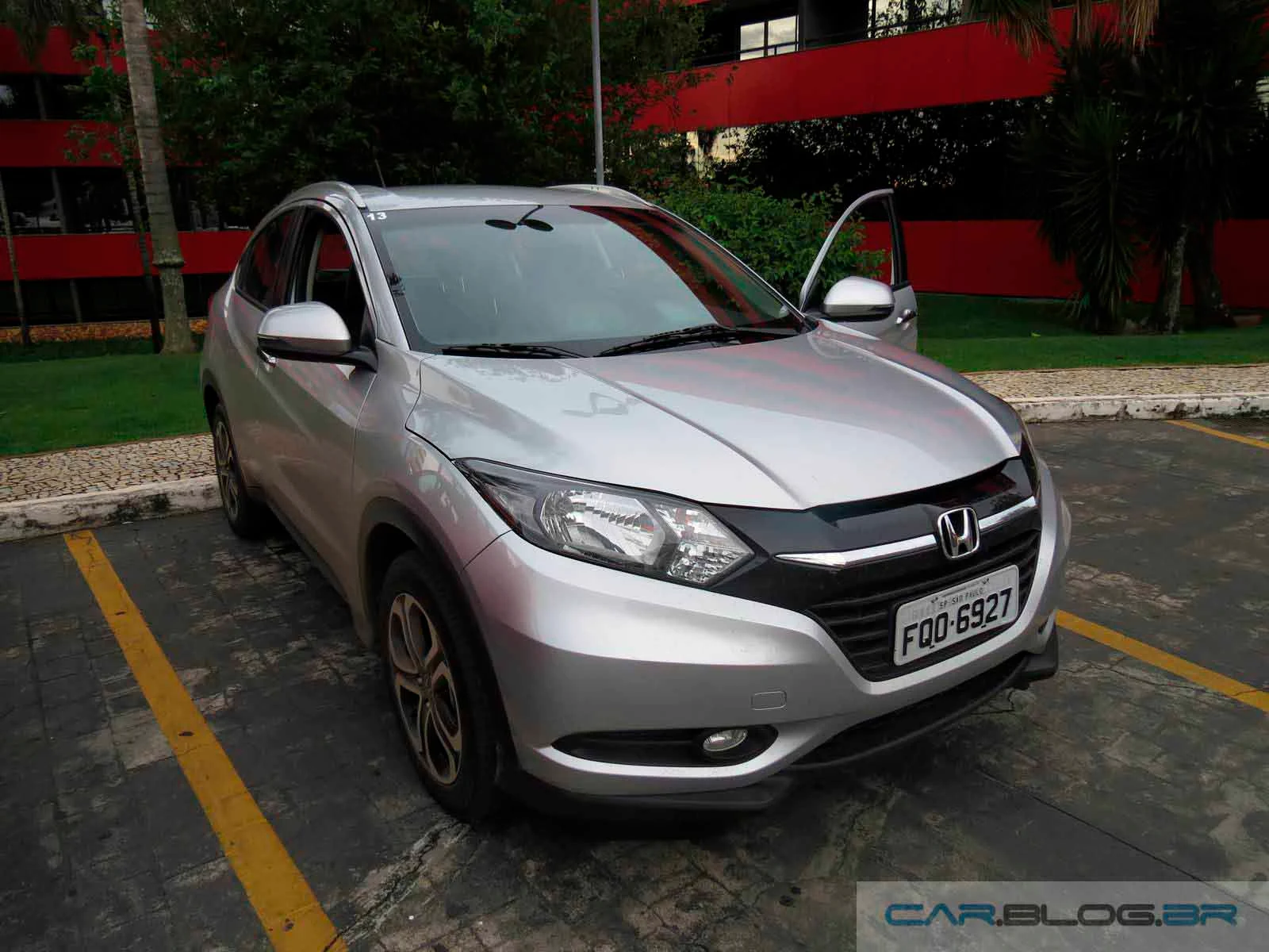 Honda HR-V EXL - Prata - frente