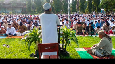 Shalat Idul Fitri di Lapangan SMKPPN Jatiwangi, Khatib Gambarkan Golongan yang Beruntung dan Merugi di Momentum 1 Syawal