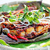 Cá đuối nướng món ăn phổ biến cho các du khách trong du lịch Singapore giá rẻ