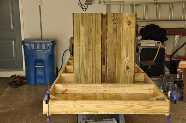 DIY Outdoor Patio Table Tutorial (Farmhouse)