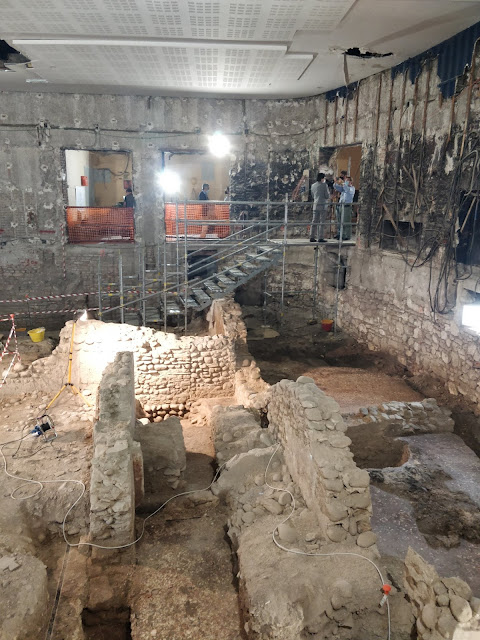 Αρχαίο ρωμαϊκό κτήριο με «υπέροχες τοιχογραφίες» βρέθηκε κάτω από πρώην κινηματογράφο στη Βερόνα