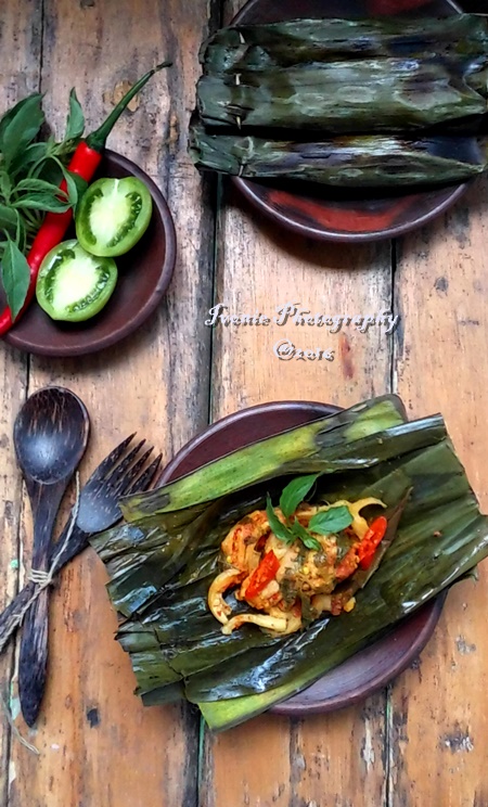 Cooking with Heart: Pepes Ayam Jamur Bumbu Rujak