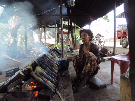 Sticky rice making Battambang