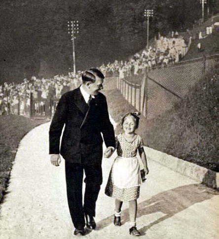 “Hitler Dekat Dengan Anak-anak”