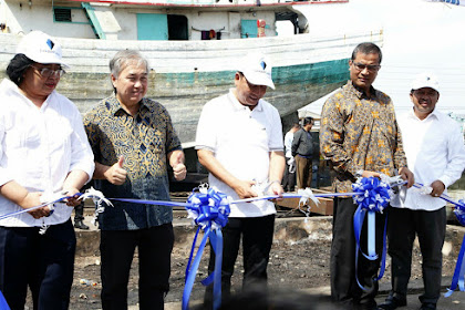 Menristek Dikti Resmikan Kapal Penangkap Cumi dan Kapal Cepat Teknologi Pelat Datar