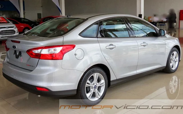 Novo Focus Sedan S 2.0 PowerShift - Prata