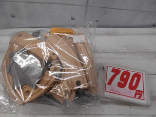 中古品　木製おもちゃ　汽車　７９０円