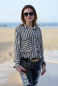 Romwe striped shirt, Moschino belt, flower jeans