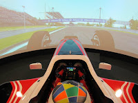 conduciendo en el simulador oficial de la FIA F2 4