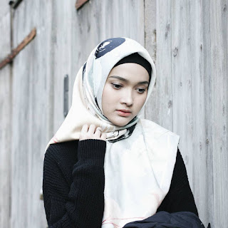 Model Hijab