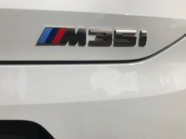 BMW M35i badging