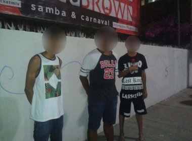 Pichadores detidos no bairro do Rio Vermelho pela Guarda Municipal
