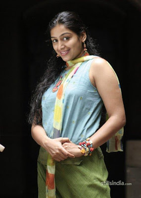 SEXY ACTRESS PADMAPRIYA  PICTURES