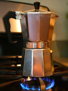 membuat-kopi-dengan-moka-pot.jpg