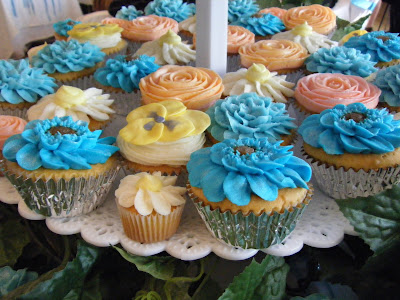 And where there are weddings there are wedding cupcake towers