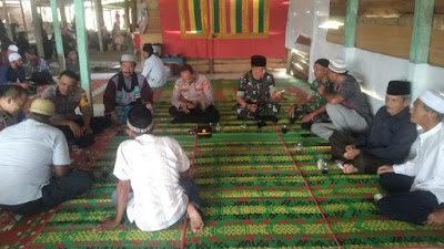 Pererat Silaturahmi, Danposramil 06/Bubon Komsos Dengan Tokoh Agama Dan Membaur Bersama Masyarakat