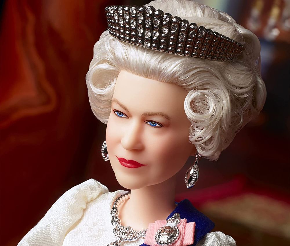 Barbie Queen Elizabeth II doll