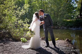 Shaina and Thomas kiss - Kent Buttars, Seattle Wedding Officiant