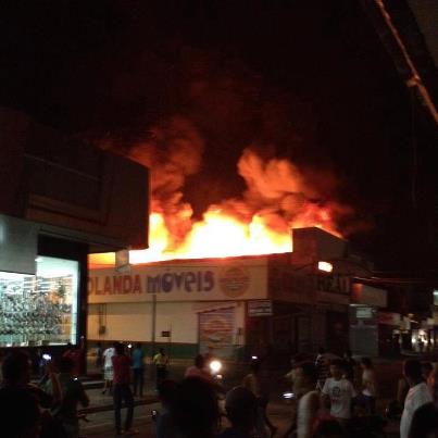 Fogo destrói loja em Santa Inês/Ma