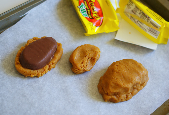 How to Make Reese's Peanut Butter Egg-Stuffed Peanut Butter Cookies