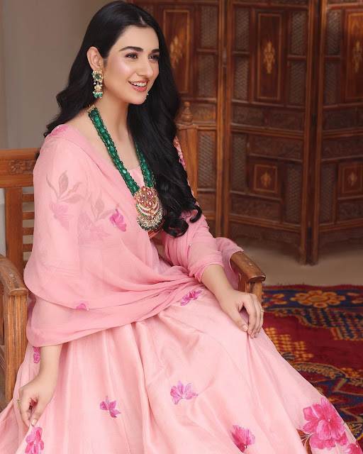 Sarah Khan Images