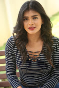 hebah patel new sizzling pics-thumbnail-28