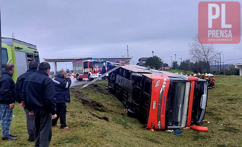 Volcamiento de bus en Puerto Montt deja varios heridos