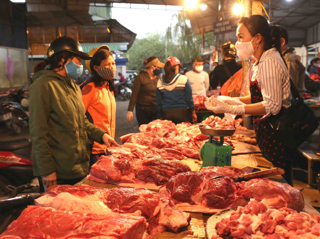 Giá thịt lợn ra <a href=