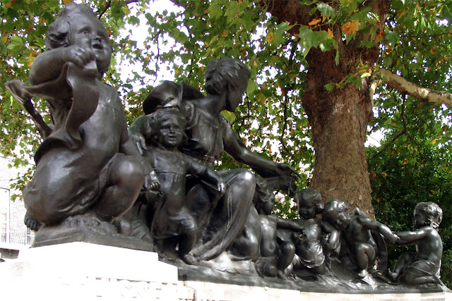 Margaret MacDonald Memorial by Richard Reginald Goulden, Lincoln's Inn Fields, London