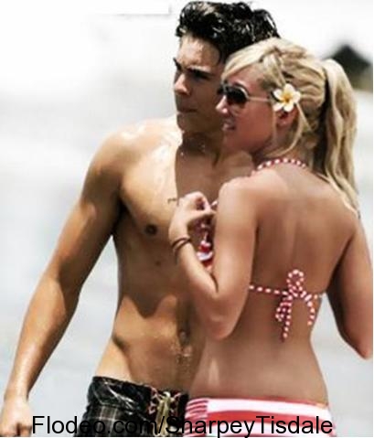  en igual situaci n es la conformada por Ashley Tisdale y Zac Efron 