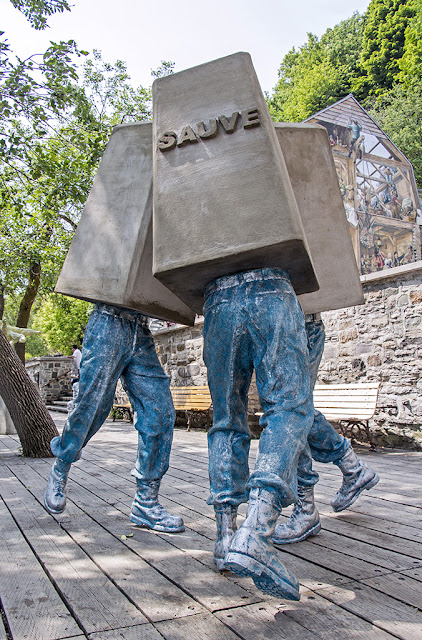 Francis Montillaud_Quiproquo Monumental_Sculpture_Statue_Art public_Passages Insolites_Ex Muro_Québec