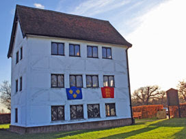 Queen Elizabeth's Hunting Lodge - exterior