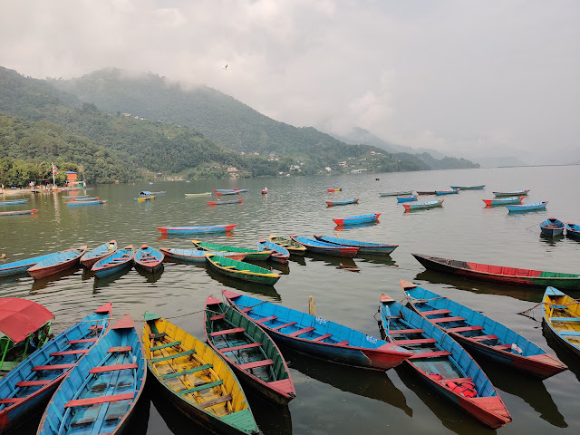 things to do in nepal phewa lake 