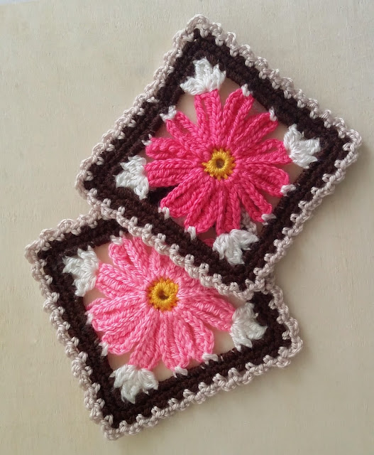 Flower crochet square free pattern