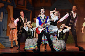 Snow White pantomime at Worthing Theatres with Chesney Hawkes