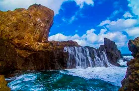 air terjun pantai nambung