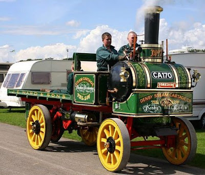 Steam trucks 15 Mobil mobil unik bermesin uap