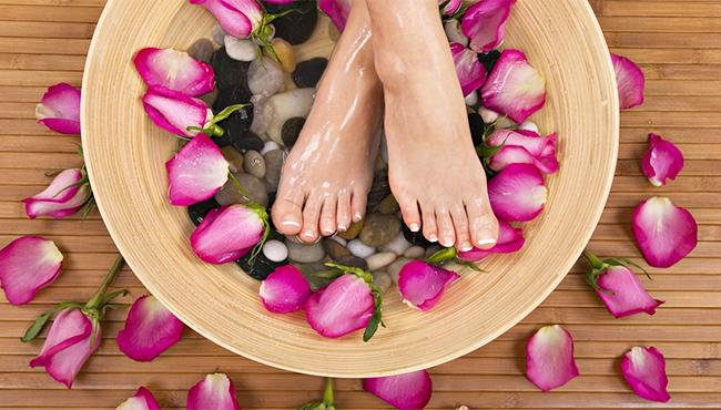 Trung tâm dạy nghề spa - massage bàn chân chăm sóc sức khỏe an toàn