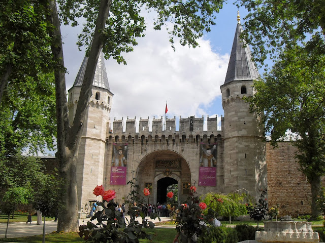 entrada al palacio topkapi de estambul