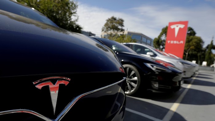 Tesla reduz base de preço para Model 3 por melhora nas margens