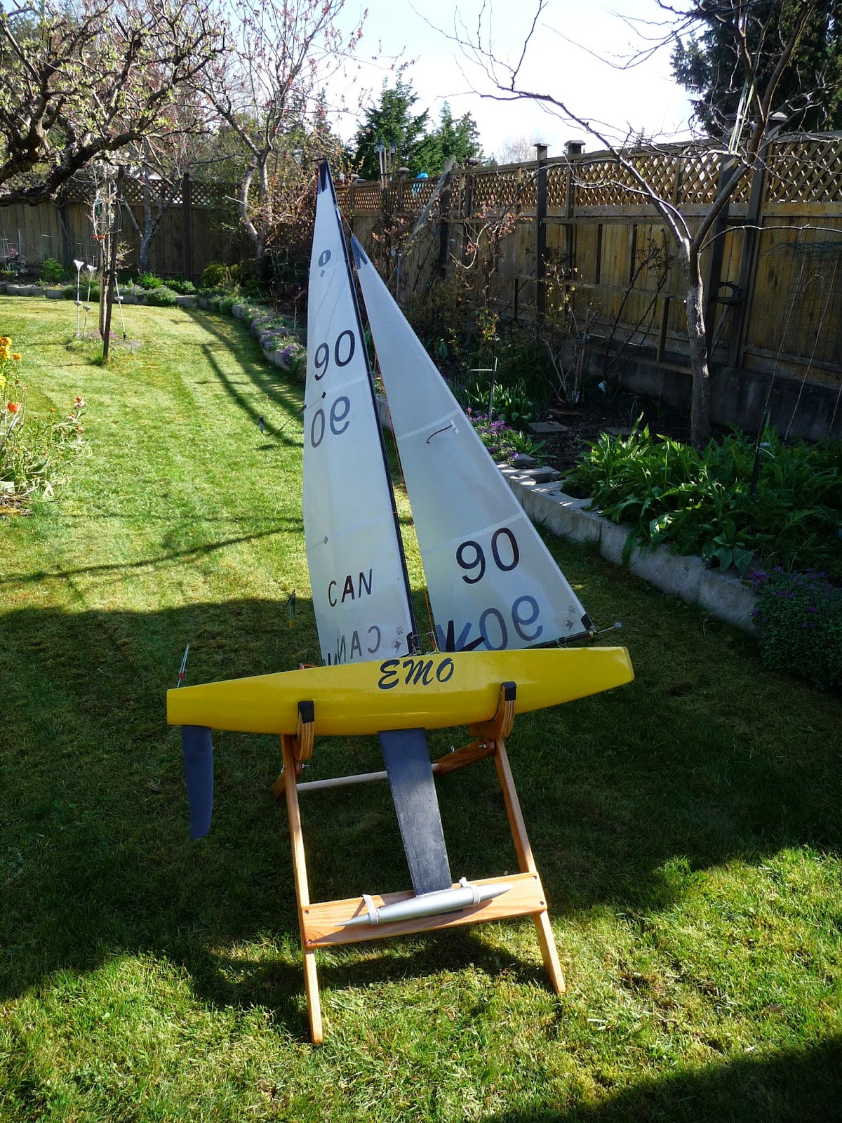RC Sailing - Folding Wood Boat Stand - IOM | Tom'nDian ...