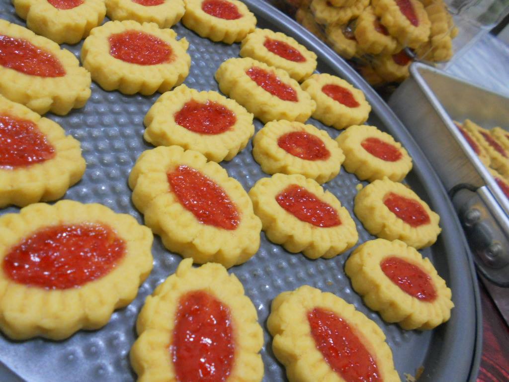 Biskut Strawbery Jem Simple  Koleksi Resepi Emak