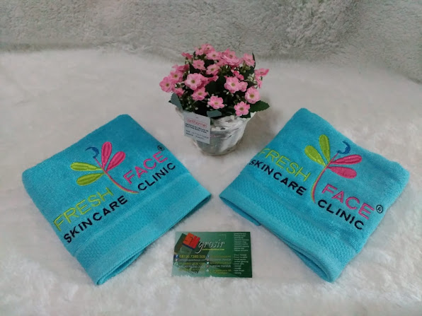 souvenir promosi klinik skin care