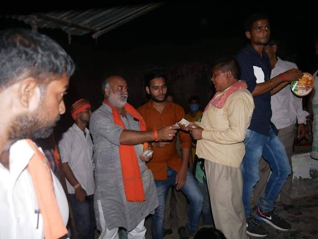 मल्हनी की कहानी बयां कर रही यह वायरल तस्वीर | #NayaSaberaNetwork