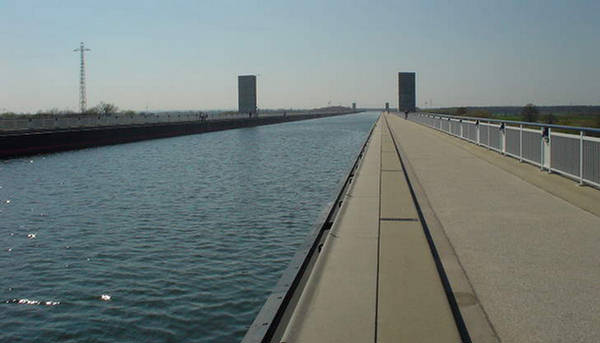 Magdeburg: Canal Water Bridge - Germany