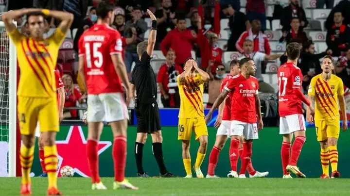 Argument in Barca dressing room at half-time against Benfica