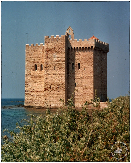 CANNES (06) - Monastère fortifé de l'Ile Saint-Honorat