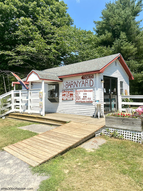 The Barnyard en Smiling Hill Farm, Maine