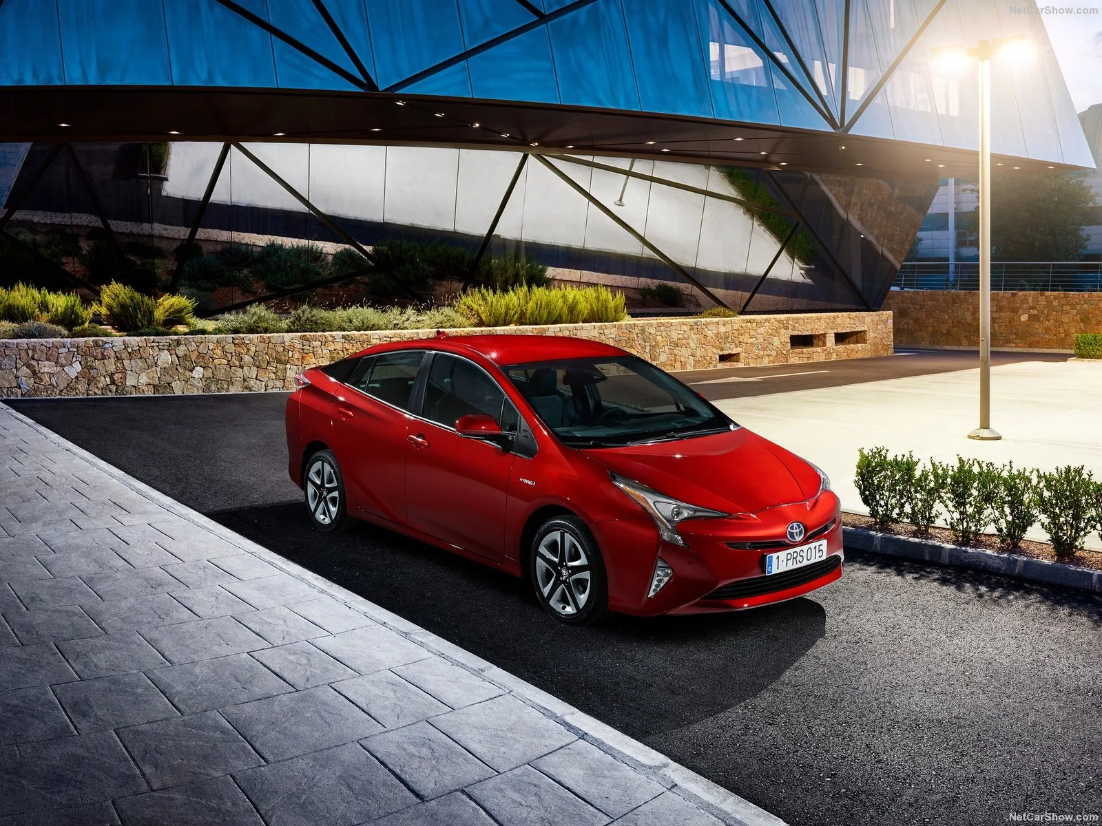 Hình ảnh xe ô tô Toyota Prius 2016 & nội ngoại thất